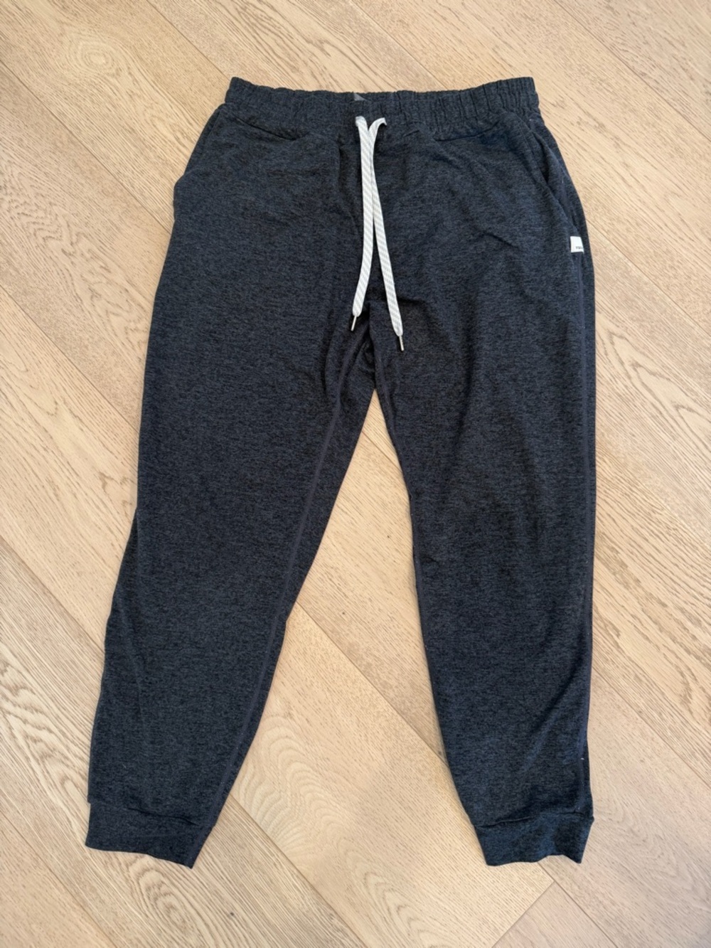 Vuori Performance Jogger Charcoal Grey
